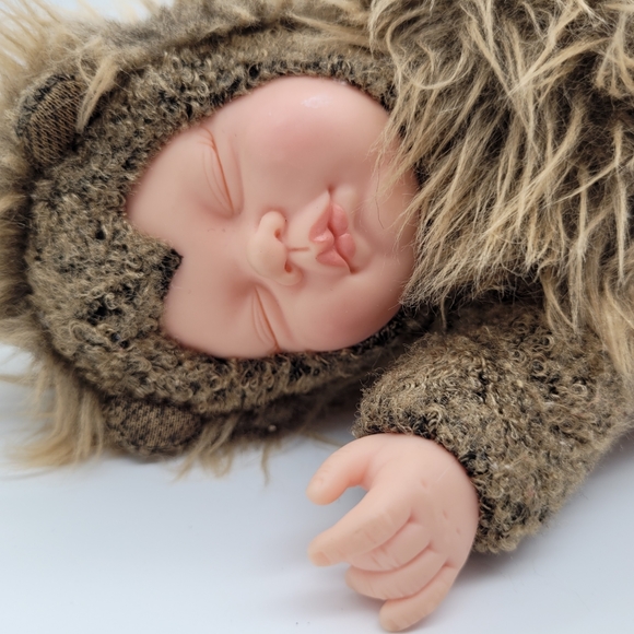 ANNE GEDDES | 1998 vintage collectible sleeping baby hedgehog doll 9" - Picture 2 of 8